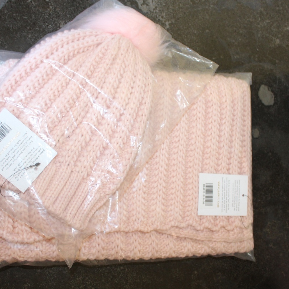 Jaanuu, light Pink cable knit  pom pom beanie and keyhole scarf